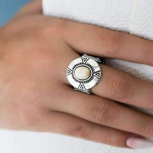 5/$25 Paparazzi Mesa Magic White Geometric Patterns Silver Stretch Ring NWT